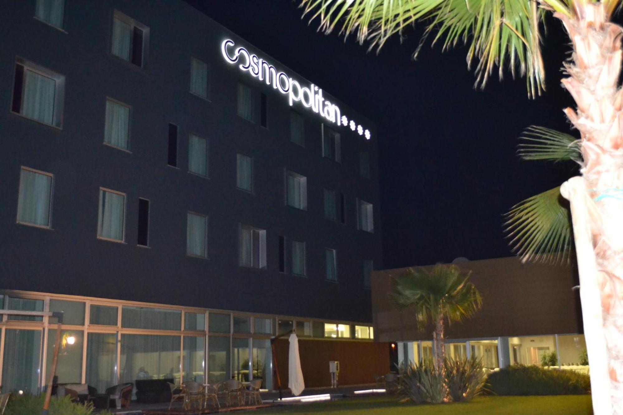 Cosmopolitan Hotel チヴィタノーヴァ・マルケ エクステリア 写真